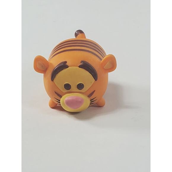 Disney Tsum Tsum Vinyl Figure Large Winnie the Pooh 2" Long - Picture 1 of 5